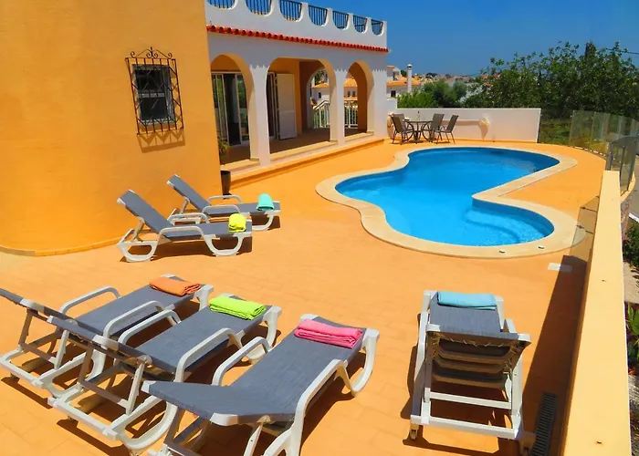 Esmeralda 阿尔布费拉